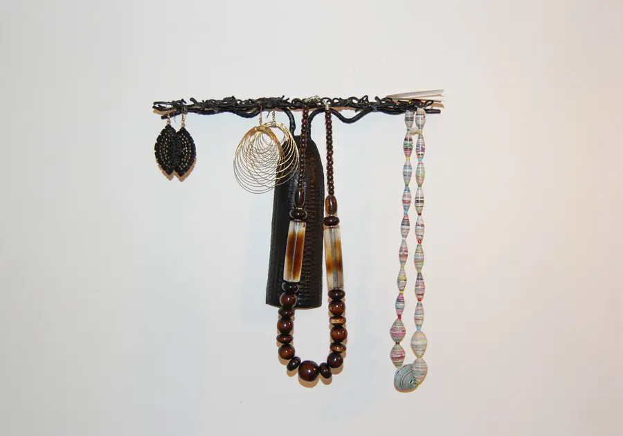 Porte bijoux mural