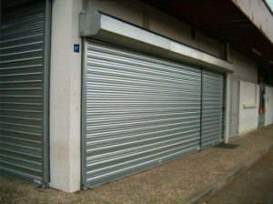 Bien protéger son magasin ou son commerce en installant un rideau métallique