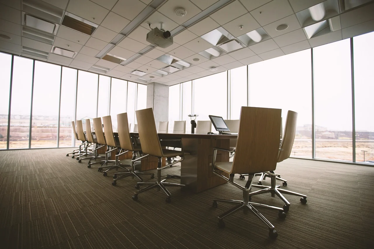 Solutions acoustiques : comment réduire le bruit en Open Space pour un bureau plus calme